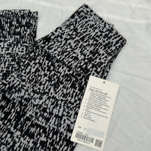 LULULEMON/Align Leggings/Urban Block Ice Grey Black / 2 - Picture 2 of 11